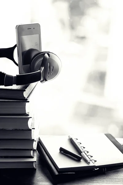 A stack of textbooks on a table — Stock Photo, Image