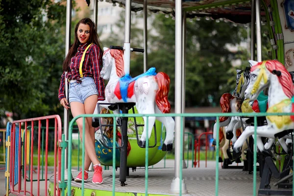 Linda chica en un payaso maquillaje — Foto de Stock