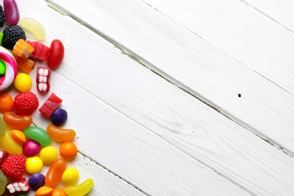 Süße Süßigkeiten weißer Hintergrund — Stockfoto