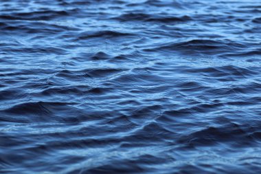 doku göl dalgaların