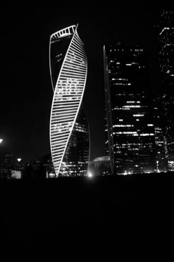 İş Merkezi ile yüksek gökdelenler