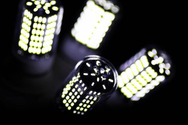 Lamba LED öğeleri. Diyotlar lambalı. Birçok parlak ışıklar 