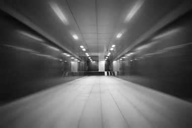 ışıkları ile yeraltı geçidi arka plan bulanıklık