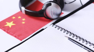 Yabancı dil öğrenmek. Not defteri girdileri ve bayrak için. Lang