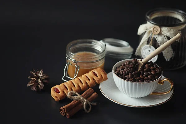 Set for breakfast. Sweets and pastries with nuts for tea on a bl — Stock Photo, Image