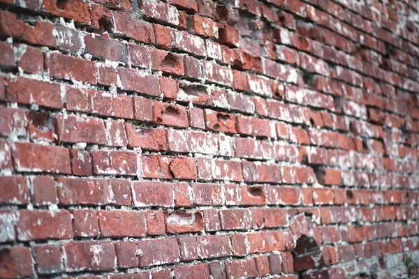 Stará cihlová zeď s prasklinou — Stock fotografie