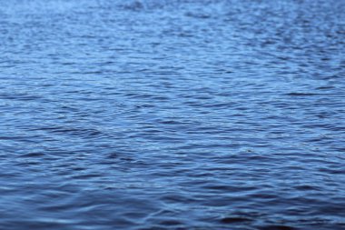 doku göl dalgaların