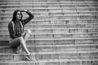 Kız bir palyaço makyaj siyah ve beyaz