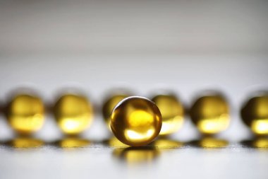 Balık yağı. Medikal Ürünler hastalıklarının tedavisi için. Co