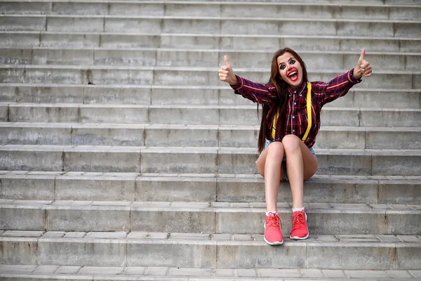 Linda chica en un payaso maquillaje — Foto de Stock