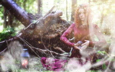 Bir ormandaki cadı ayini