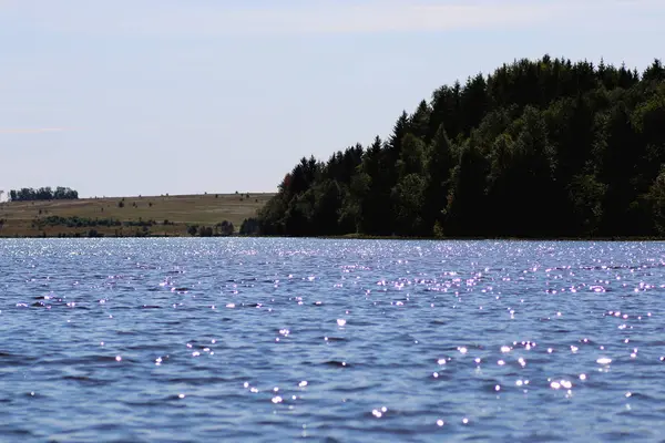 Pobřeží jezera krajina — Stock fotografie