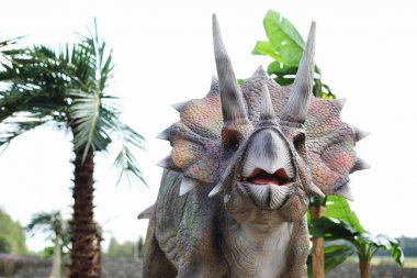 Dinozorlar Park. Bir dinazor doğa arka plan üzerinde. Oyuncak d