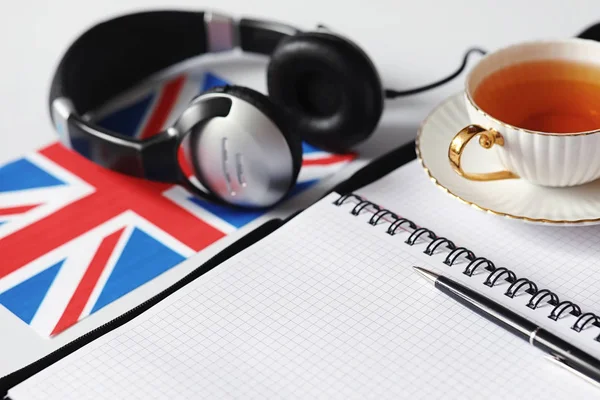 Yabancı dil öğrenmek. Not defteri girdileri ve bayrak için. Lang