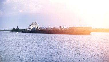 Göl manzara. Su doku. Şafakta gölüdür. Ağız