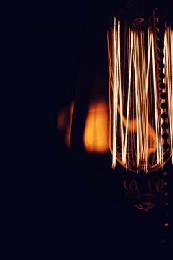 Filaman tungsten lambalar. Edisons ampul. Filaman fila