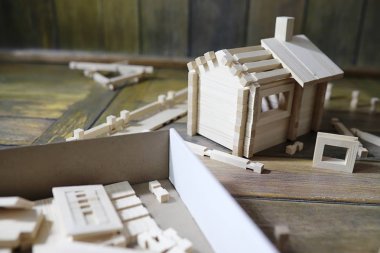 Oyuncak ahşap ev. Kurucunun ch için doğal ahşap yapılır