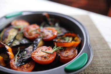 Sebze Izgara pan kızarmış patlıcan ve domates