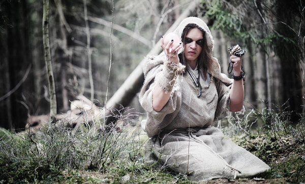 Волшебник-фея. Волшебник со стеклянной сферой, волшебное заклинание
 