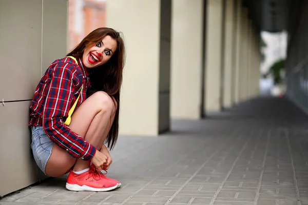 Menina bonito em uma maquiagem de palhaço — Fotografia de Stock