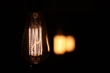 Filaman tungsten lambalar. Edisons ampul. Filaman fila