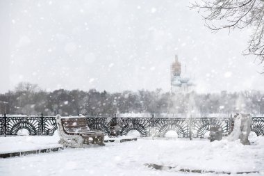 Kırsal alanların ve yolların kış manzarası