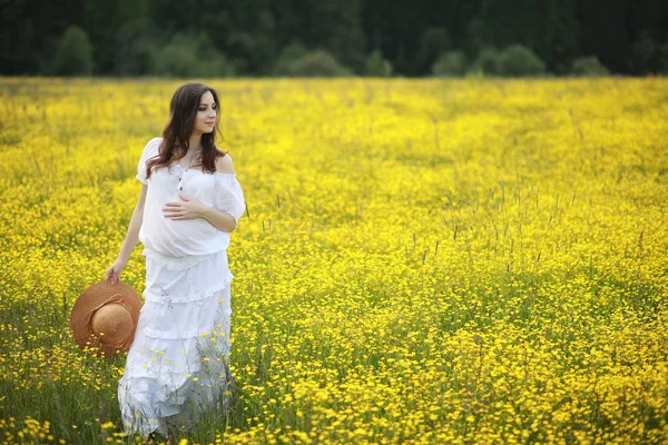 Pregnant Woman Dress Field Flowers — Stock Photo, Image