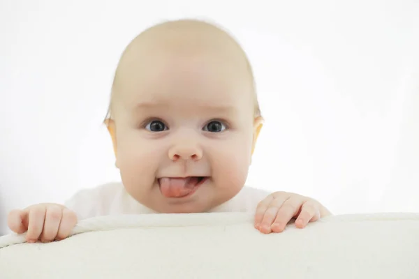 Baby und Emotionen. Kleines Baby und Platz für Text. — Stockfoto