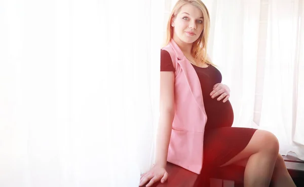 Pregnant young beautiful girl on the ninth month — Stock Photo, Image