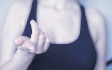 Kötü görüş kavramı. Kontak lens ve gözlüğü h içinde tut