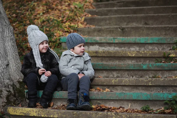 Çocuk sonbahar Park walk