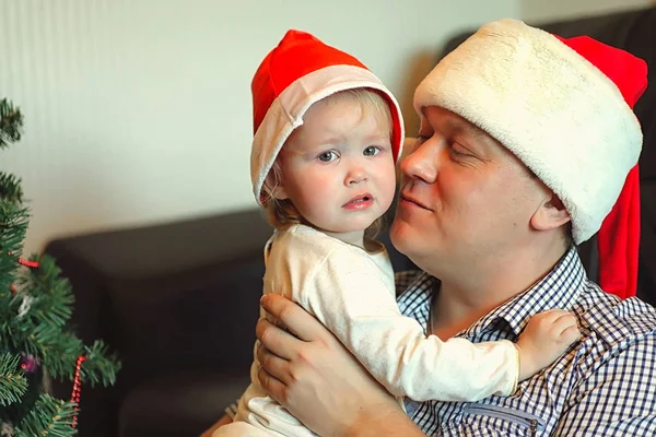 Junge Familie Vorabend Der Neujahrsferien Hause — Stockfoto