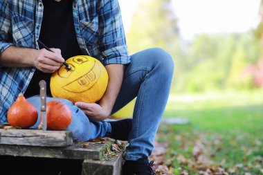 Sonbahar gelenekleri ve Cadılar Bayramı hazırlıkları. A 