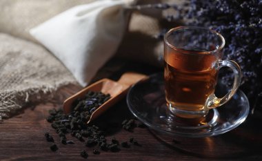 Bir hizmet tabloda çay demlendi