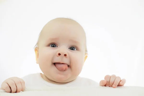 Baby und Emotionen. Kleines Baby und Platz für Text. — Stockfoto