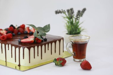 Tatil ve normal bir kahvaltı için şekerleme aromalı kekler.