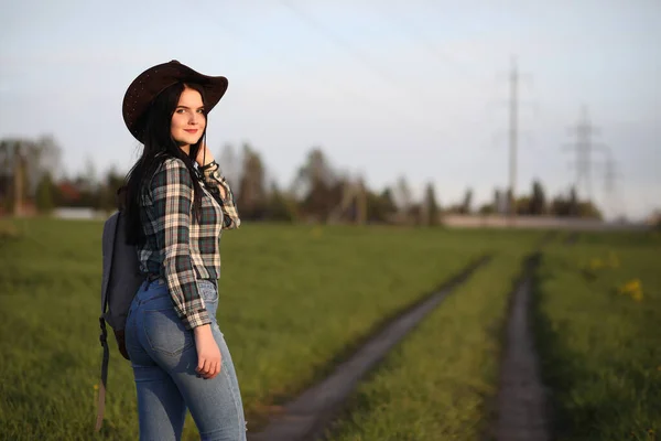 Une Fille Jeans Chapeau Voyage Été Dans Comte — Photo