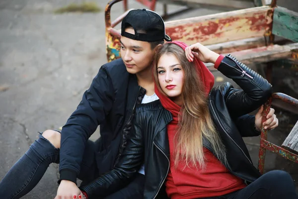 Liefdevol Koppel Wandelen Casual Kleding — Stockfoto