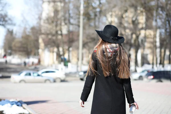 Girls Walk Sunny Weather Day — Stock Photo, Image