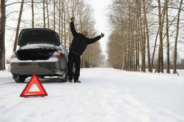 Man Car Winter Road Walk Car Repair — Stock Photo, Image