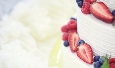 Tatil ve normal bir kahvaltı için şekerleme aromalı kekler.