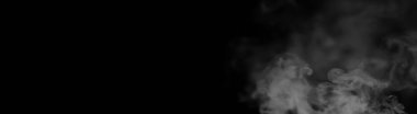 Siyah arka planda beyaz duman. Duman dokusu. Overla için arka planda beyaz duman kümeleri