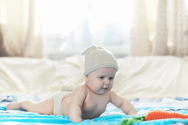 Newborn Baby Lying Soft Bed Children Emotions — Stock Photo, Image