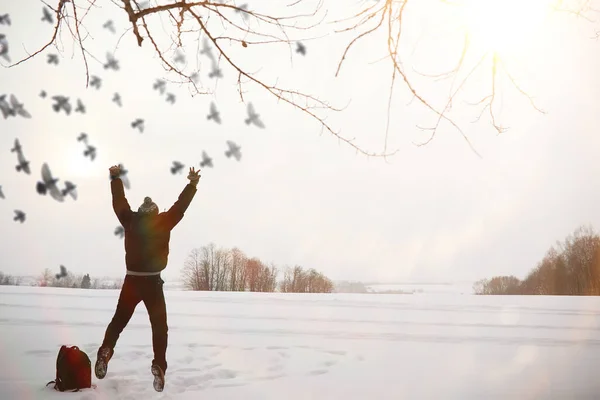 Man Walk Winter Landscape Tourist Winter Journey — Stock Photo, Image