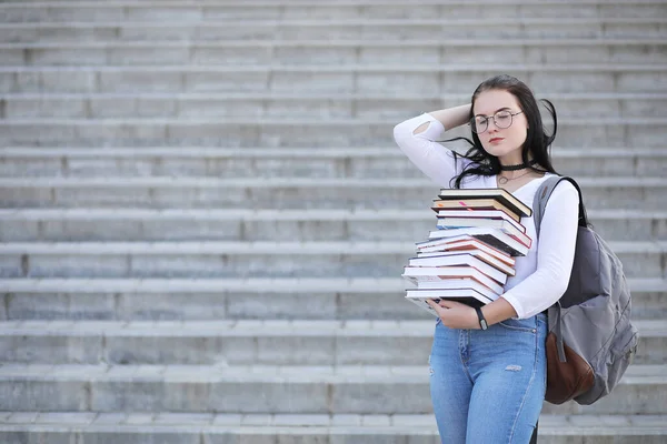 Joven Estudiante Calle Con Una Mochila Libro —  Fotos de Stock