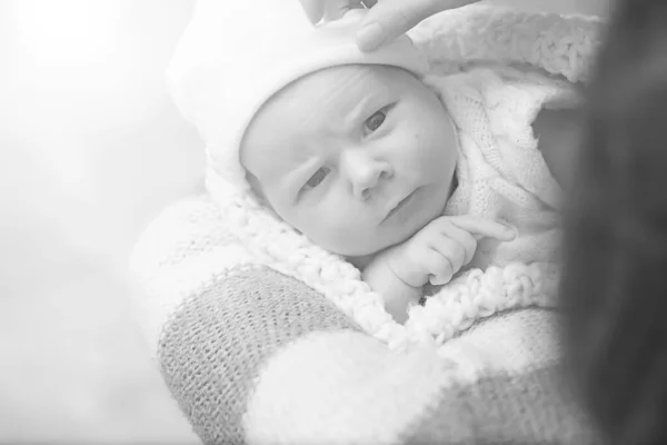 Pasgeboren Baby Meisje Slapen Een Zachte Pillo — Stockfoto