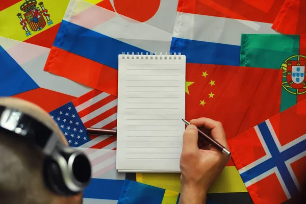 Aprender Idiomas Extranjeros Cursos Audio Antecedentes Los Países Banderas Auriculares — Foto de Stock