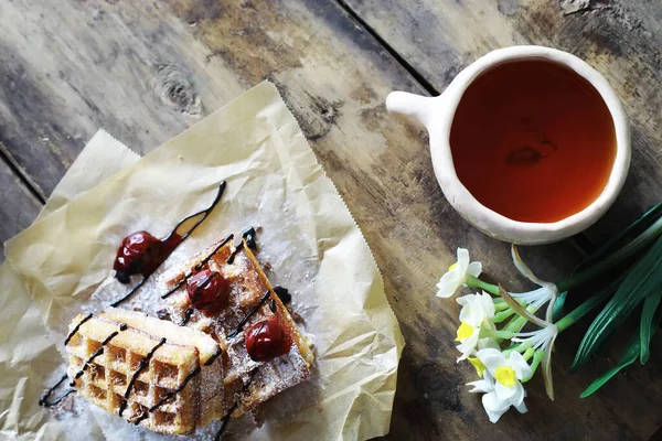 Waffles Vienenses Com Recheio Mesa Café Jogo Biscoitos Fragrantes Café — Fotografia de Stock