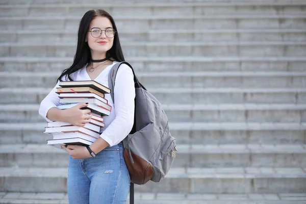 Jong Meisje Student Straat Met Een Rugzak Boek — Stockfoto