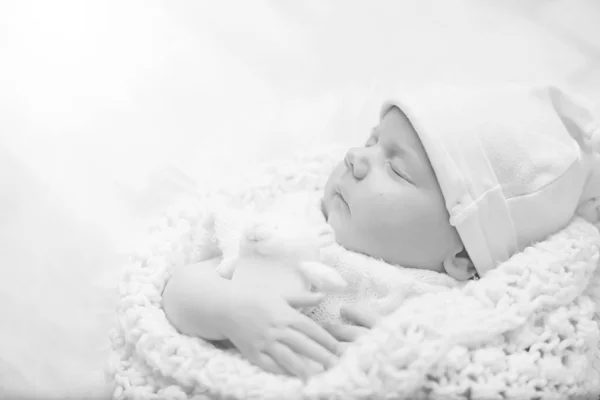 Newborn Baby Girl Sleeping Soft Pillo — Stock Photo, Image